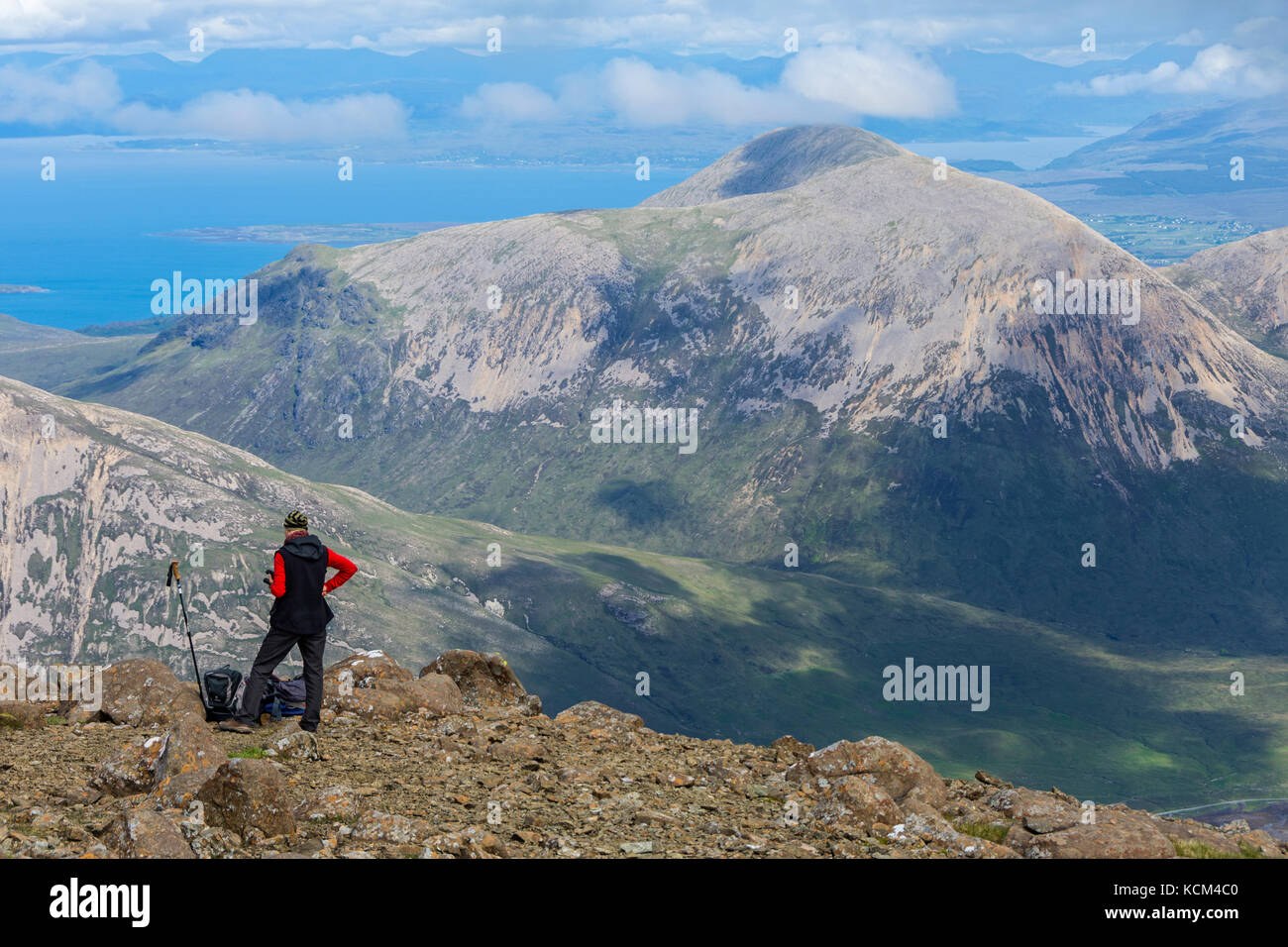 Beinn Dearg Mhór et Beinn na Cailich du sommet de Bla Bheinn, île de Skye, Écosse, Royaume-Uni. Banque D'Images
