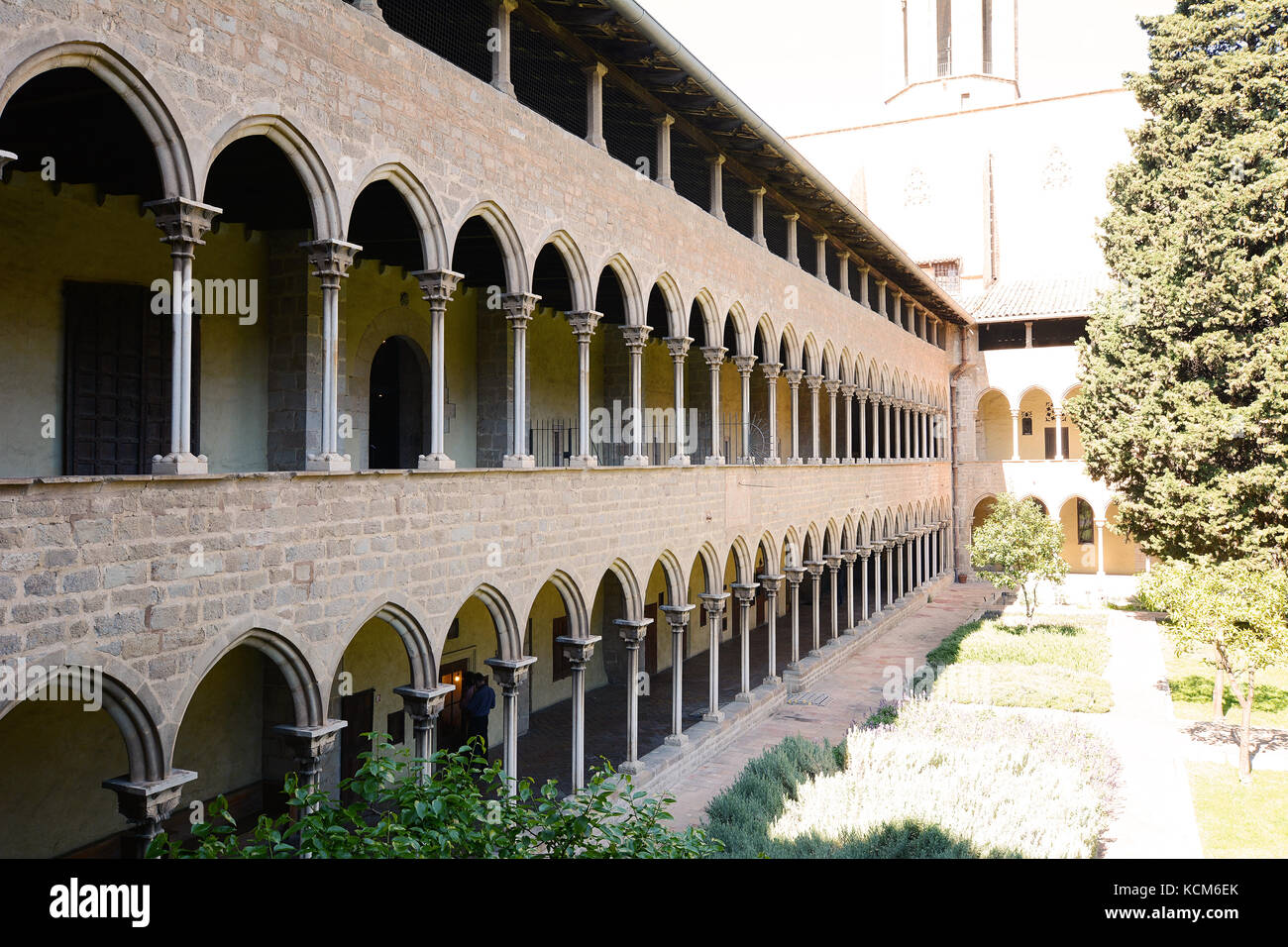 Cour du monastère de Pedralbes à Barcelone, Espagne. Banque D'Images