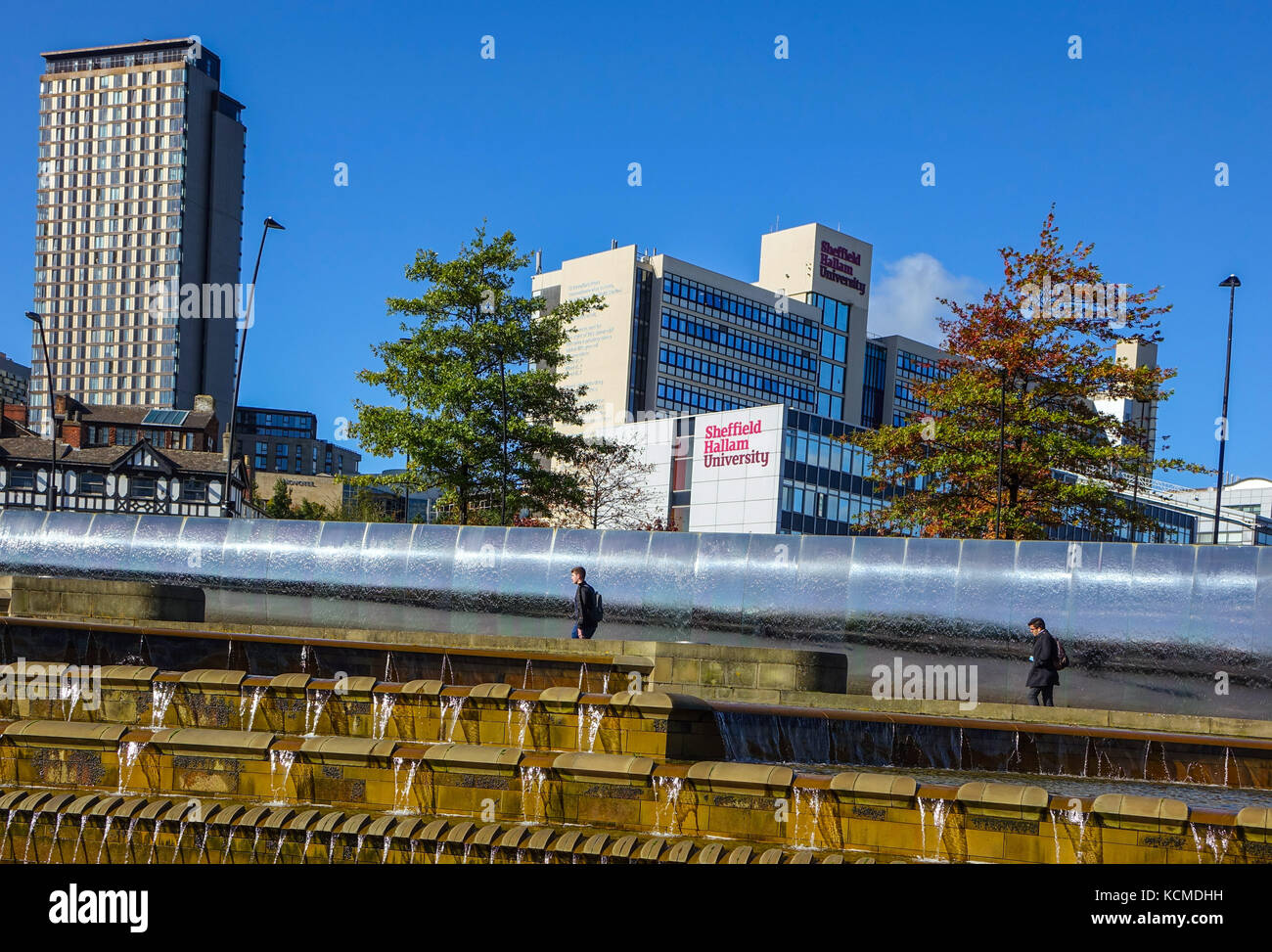 Sheffield, UK, avec fontaines et cascades Banque D'Images