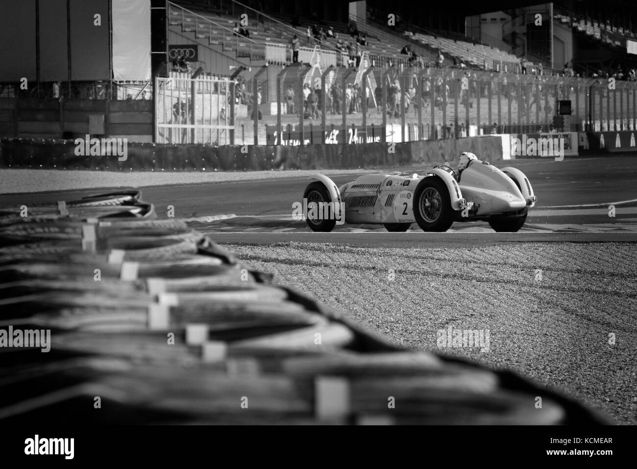 LE MANS, FRANCE, 10 juillet 2016 : golfe de Mirage de paddock Le Mans Classic sur le circuit des 24 heures. Aucun autre événement dans le monde s'assemble Banque D'Images