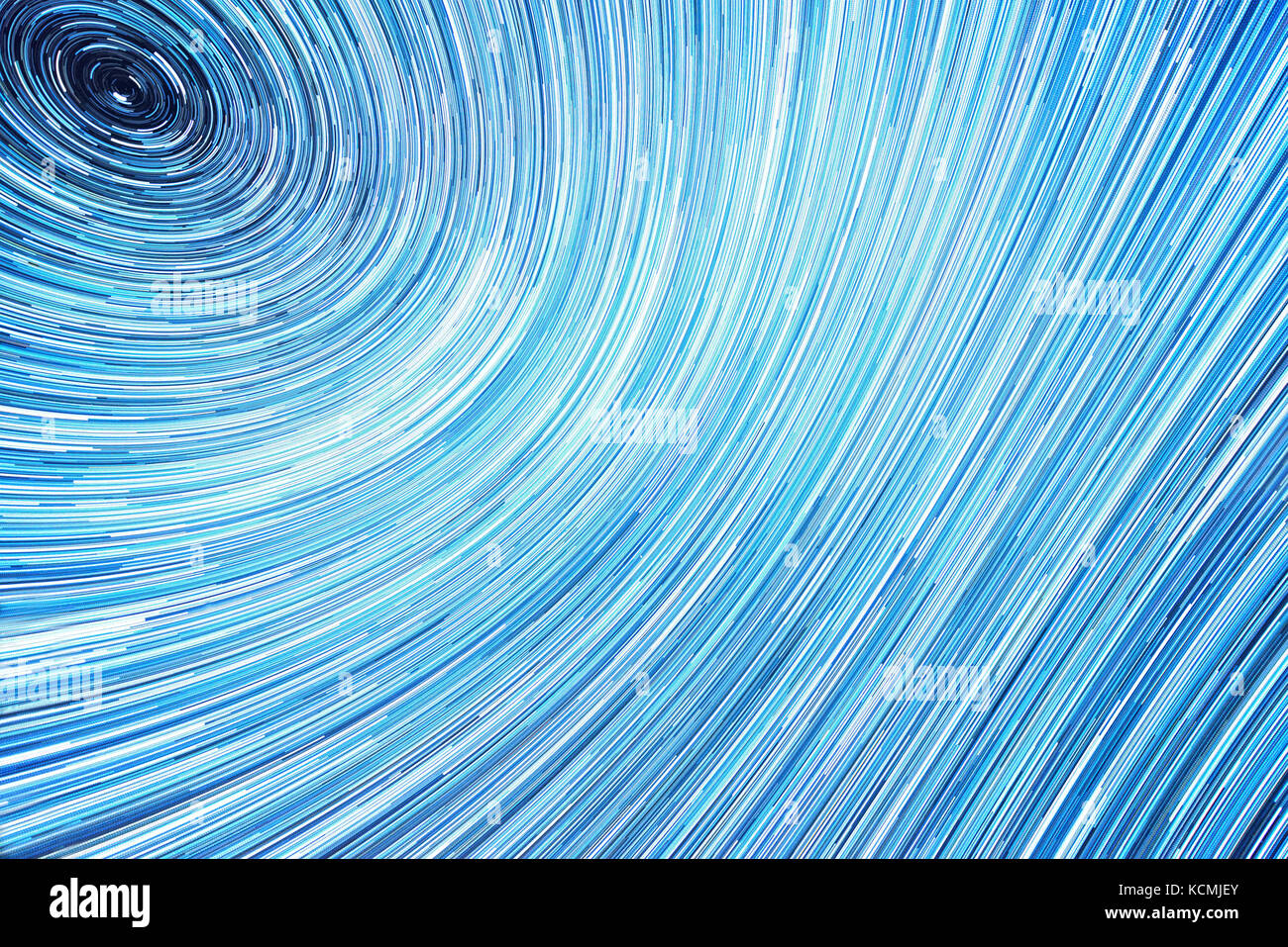 Voie lactée étoiles long sentiers autour de North Star mettant en évidence la rotation de la terre Banque D'Images