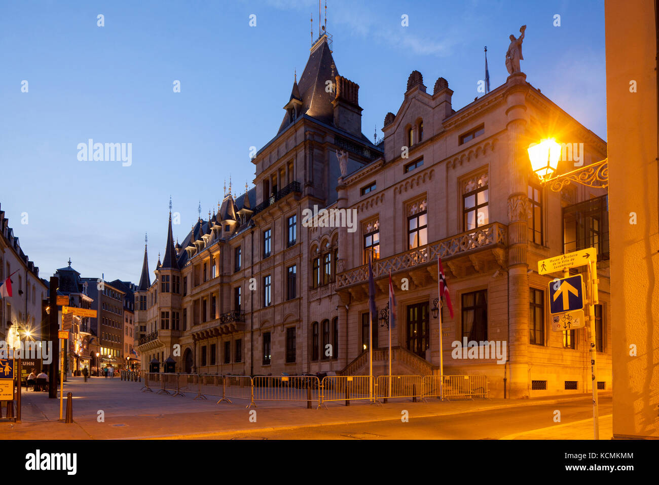 Grand-duc, palais ducal, palais du grand duc, Chambre des représentants, palais grand-ducal au crépuscule, Luxembourg, Europe Banque D'Images