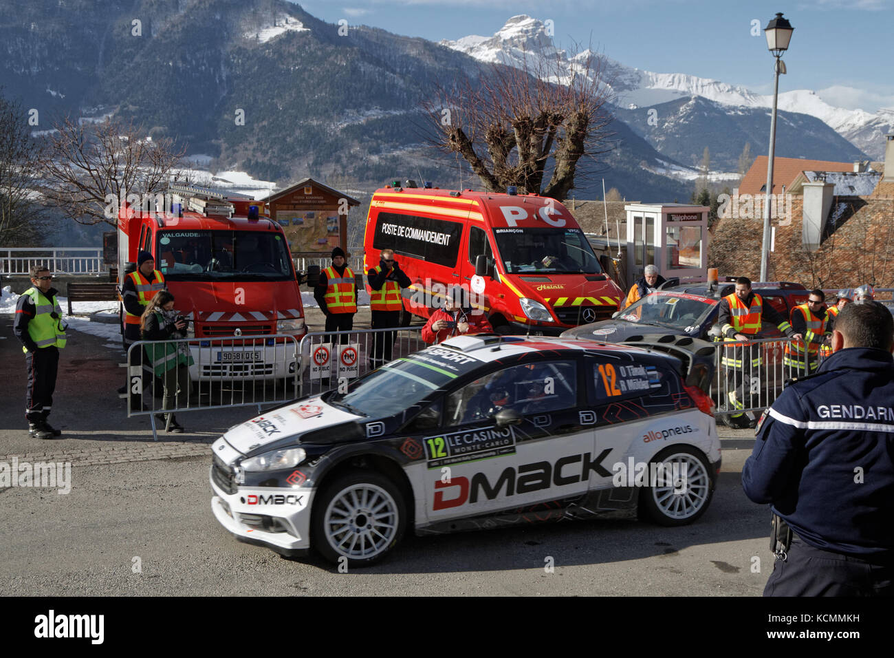 GAP, FRANCE, le 22 janvier 2016 : Rallye de Monte Carlo a lieu sur les routes de montagne du sud-est de la France. Rallye de Monte Carlo est bien connu international Banque D'Images