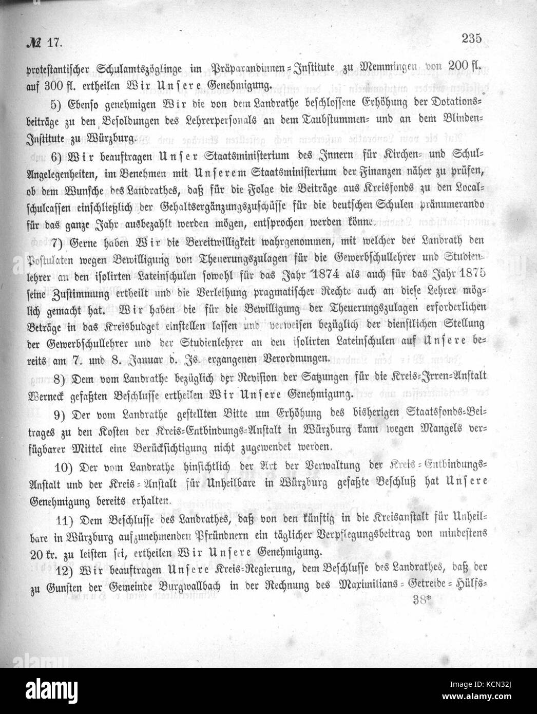 Ce document représente un dossier juridique de Bavière en 1875, y compris les règlements officiels et les lois de l'époque, reflétant la structure juridique et administrative de la région. Banque D'Images