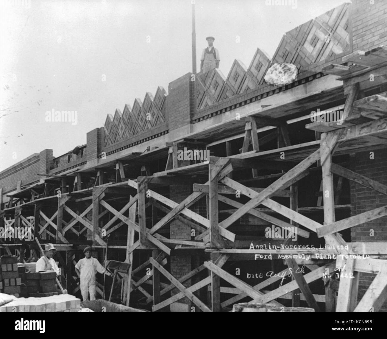 Usine de montage de Ford en construction 1921 Photo Stock - Alamy