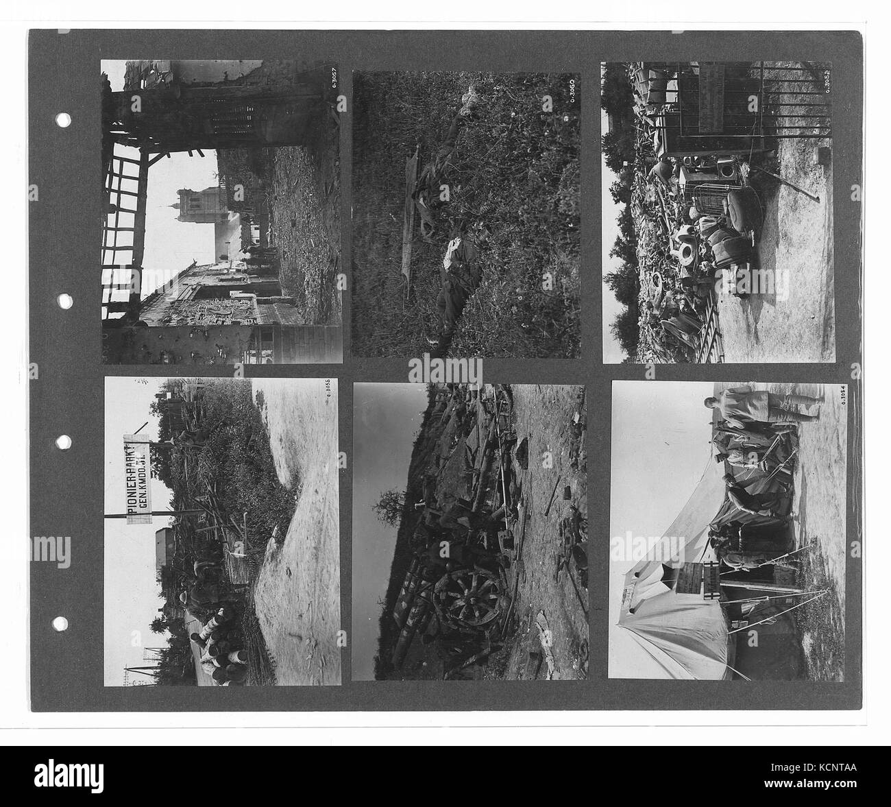 Les photographies de guerre officiel (BL l.r.233.b.57.v4 f011r) Banque D'Images