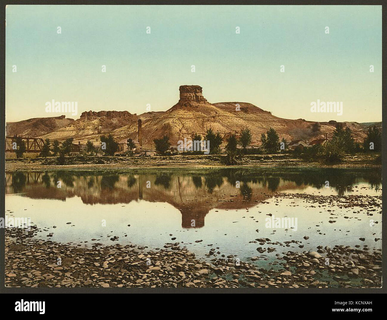 Green River Butte est une formation géologique située dans l'ouest des États-Unis. La butte se caractérise par sa forme distinctive et fait partie du paysage naturel de la région, offrant un aperçu de l'histoire géologique de la région. Banque D'Images