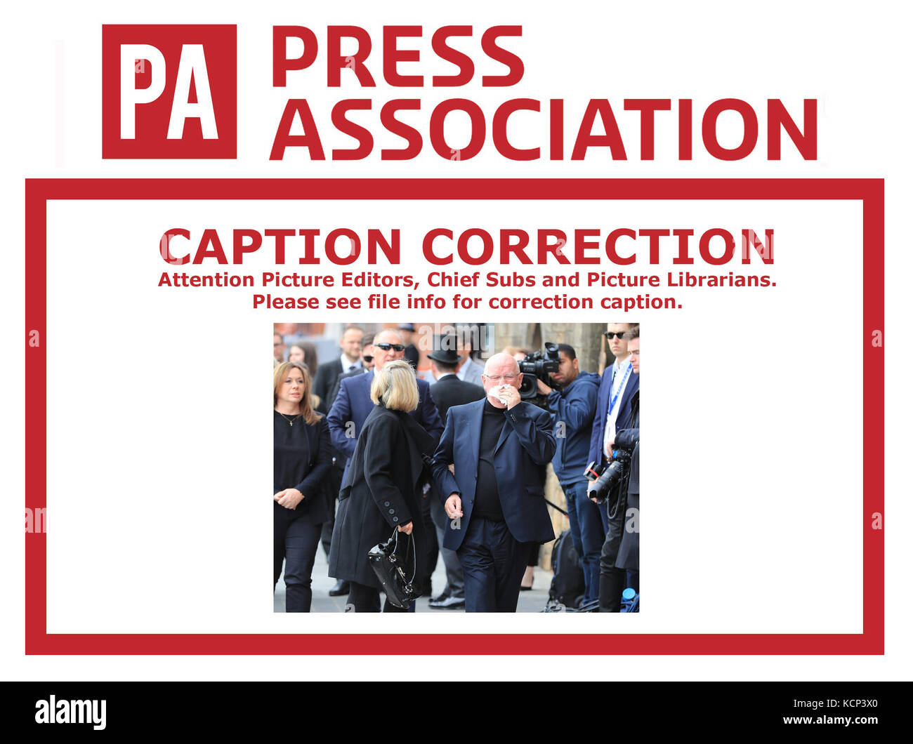 Attention éditeurs de photos, sous-chefs et bibliothécaires de photos: Dans les photos de l'Aube FUNÉRAIRE claqué transmis sur le fil de photos PA le vendredi 6 octobre 2017, le nom du mari devrait être orthographié Ibbetson et non Ibbotson comme indiqué. Une version corrigée des photos sera bientôt exécutée. Banque D'Images