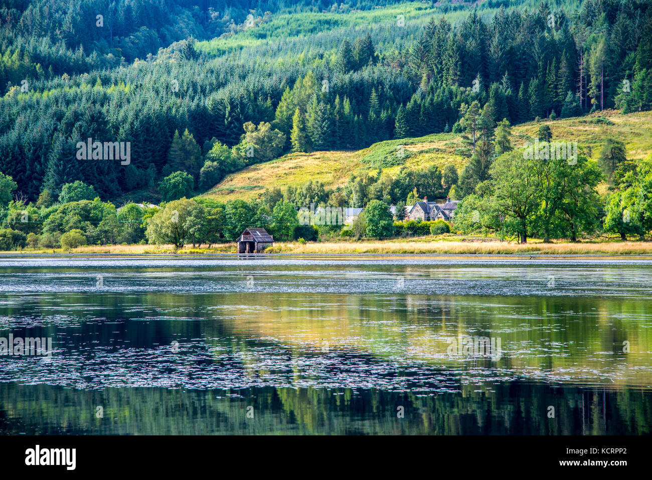 Loch Lubnaig dans le parc national des pyrenees en Ecosse Banque D'Images