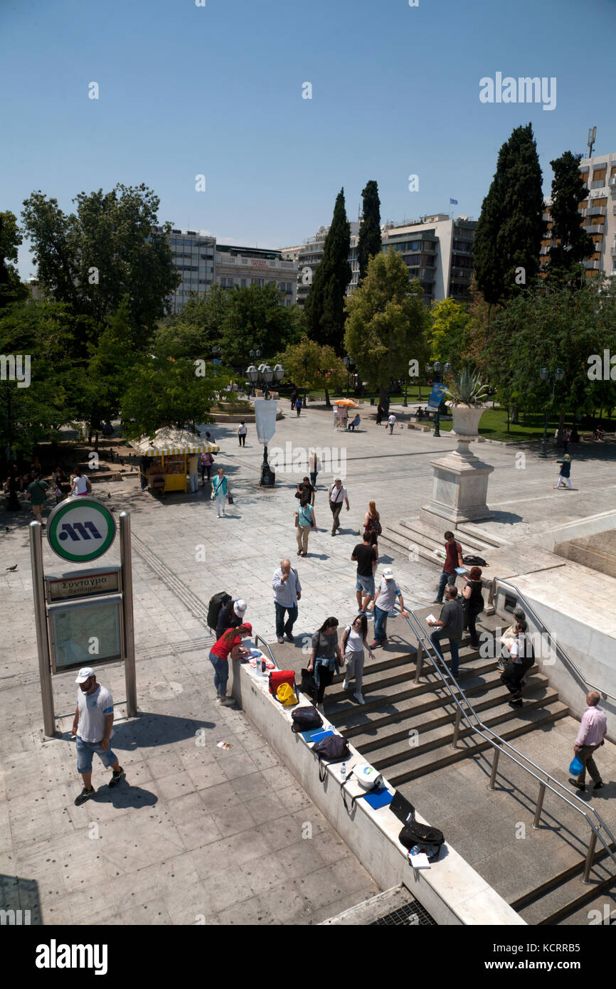 La Place Syntagma d'Athènes Grèce Entrée Métro Banque D'Images