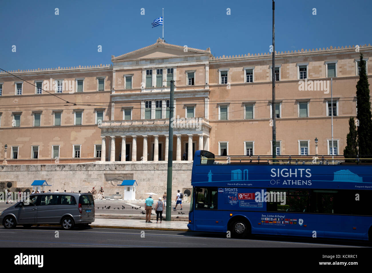 House of Parliament Building Place Syntagma Athènes Grèce Tour Bus Banque D'Images