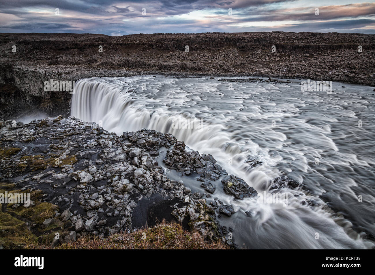 La cascade la plus puissante en Europe - Dettifoss en Islande Banque D'Images