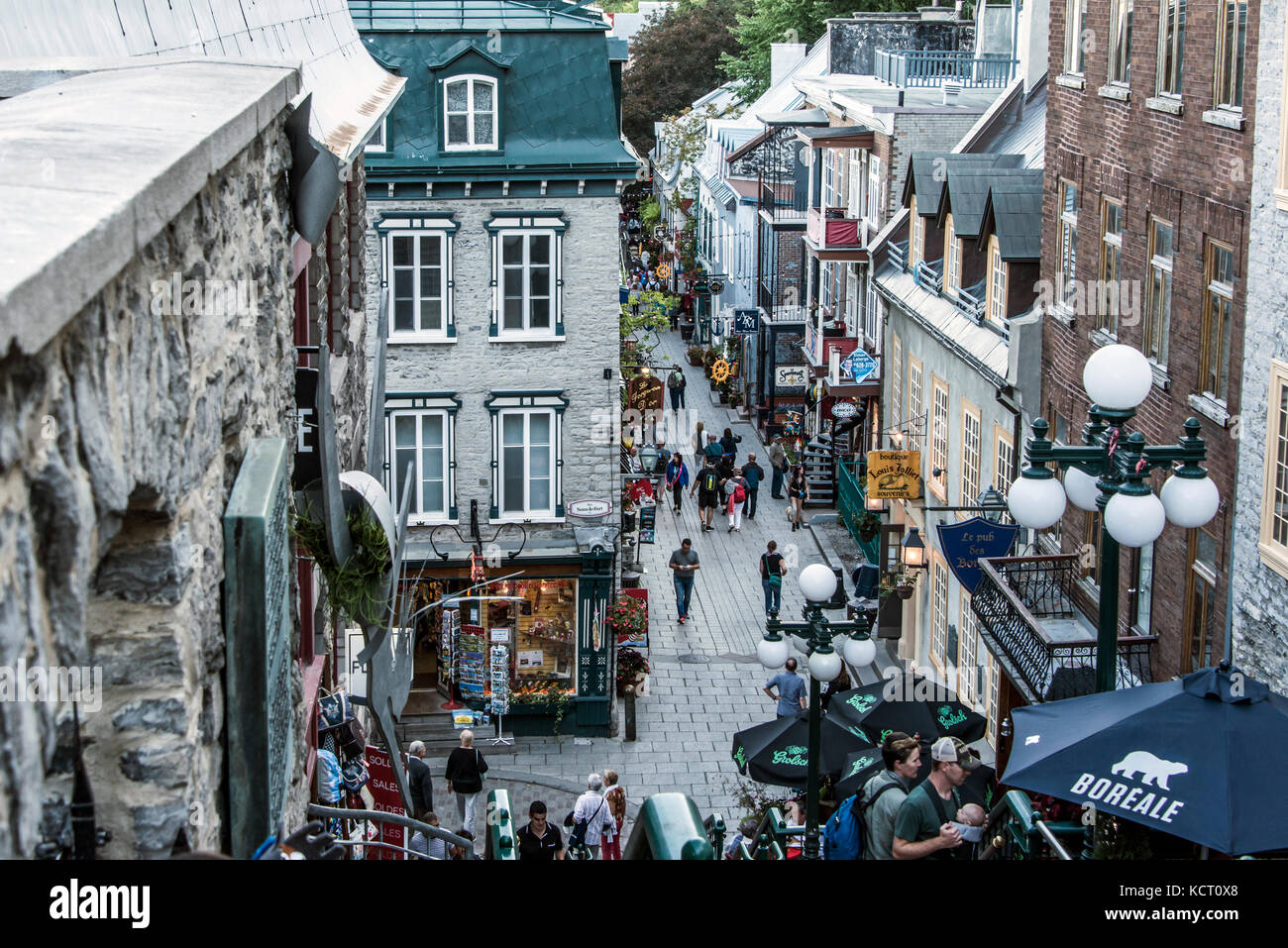 Québec Canada 13.09.2017 personnes dans la basse-ville du Vieux-Québec, l'une des attractions touristiques est un site classé au patrimoine de l'UNESCO Banque D'Images