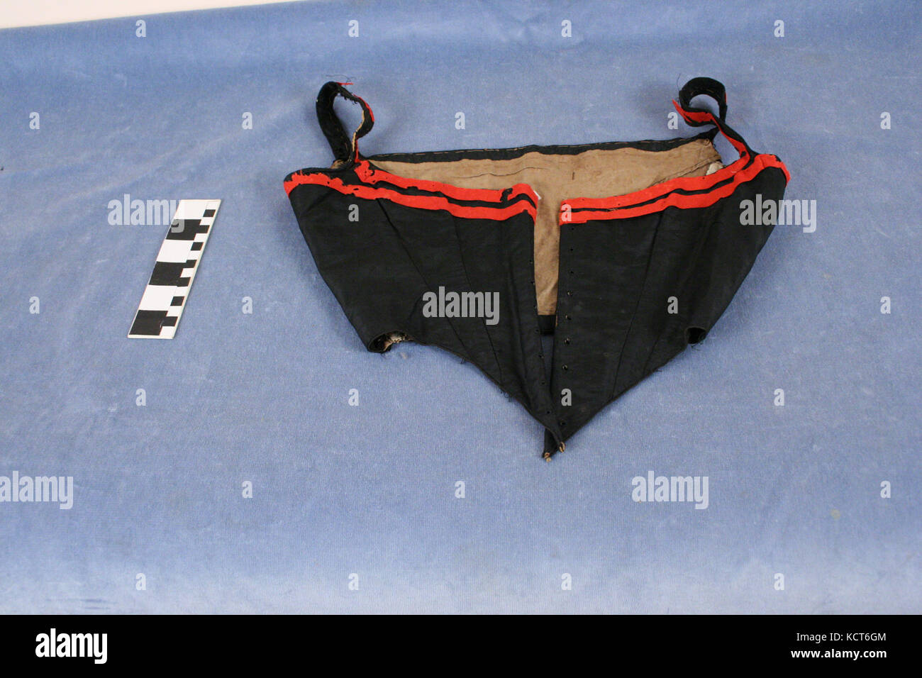 Corset de soie noire Banque D'Images