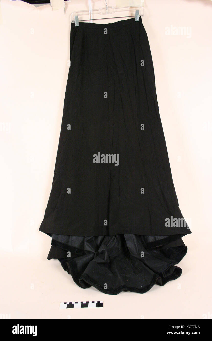 Jupe en soie noire Banque D'Images