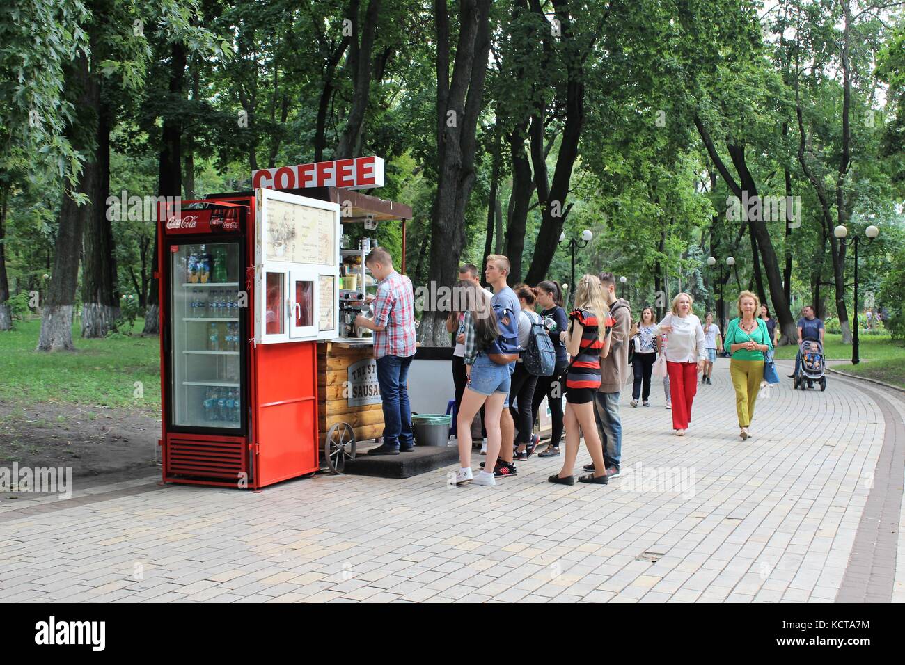 Stand café à mariinskyi park kiev ukraine Banque D'Images