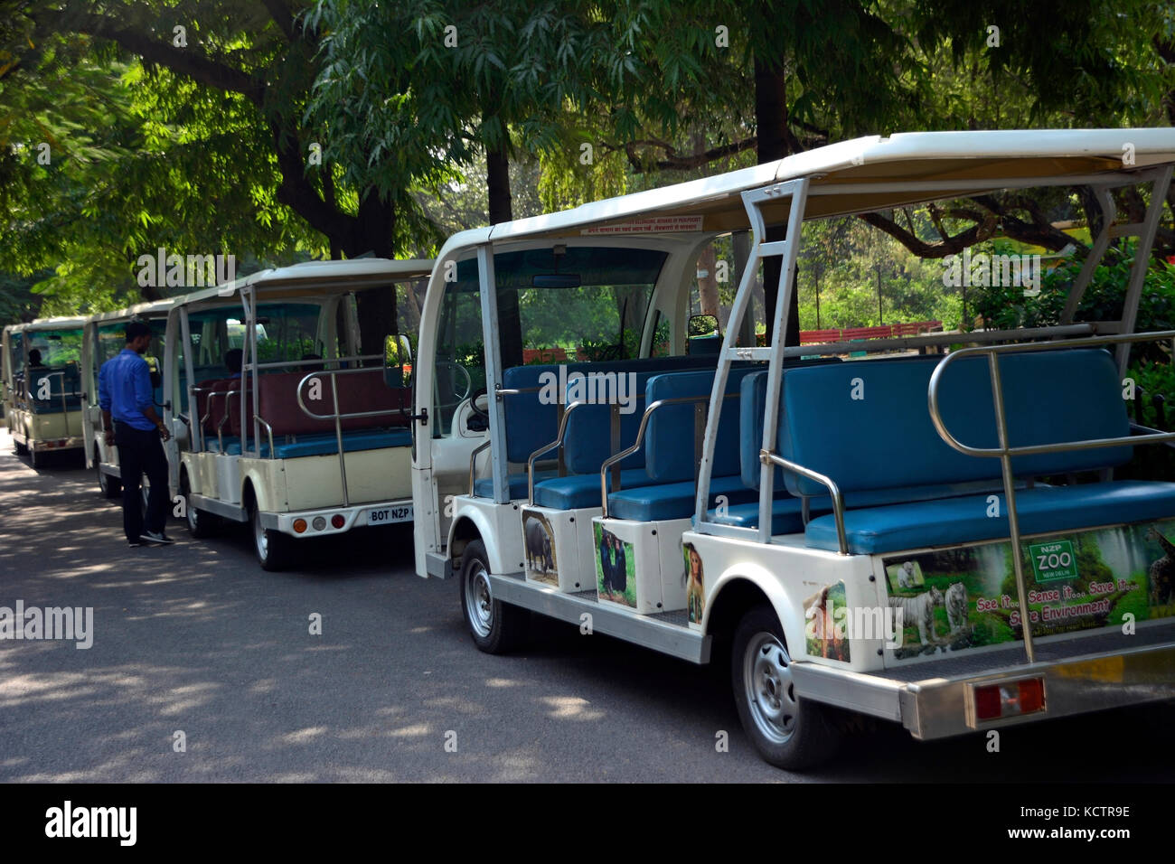 Fonctionnement sur batterie véhicule au Zoo de New Delhi Banque D'Images