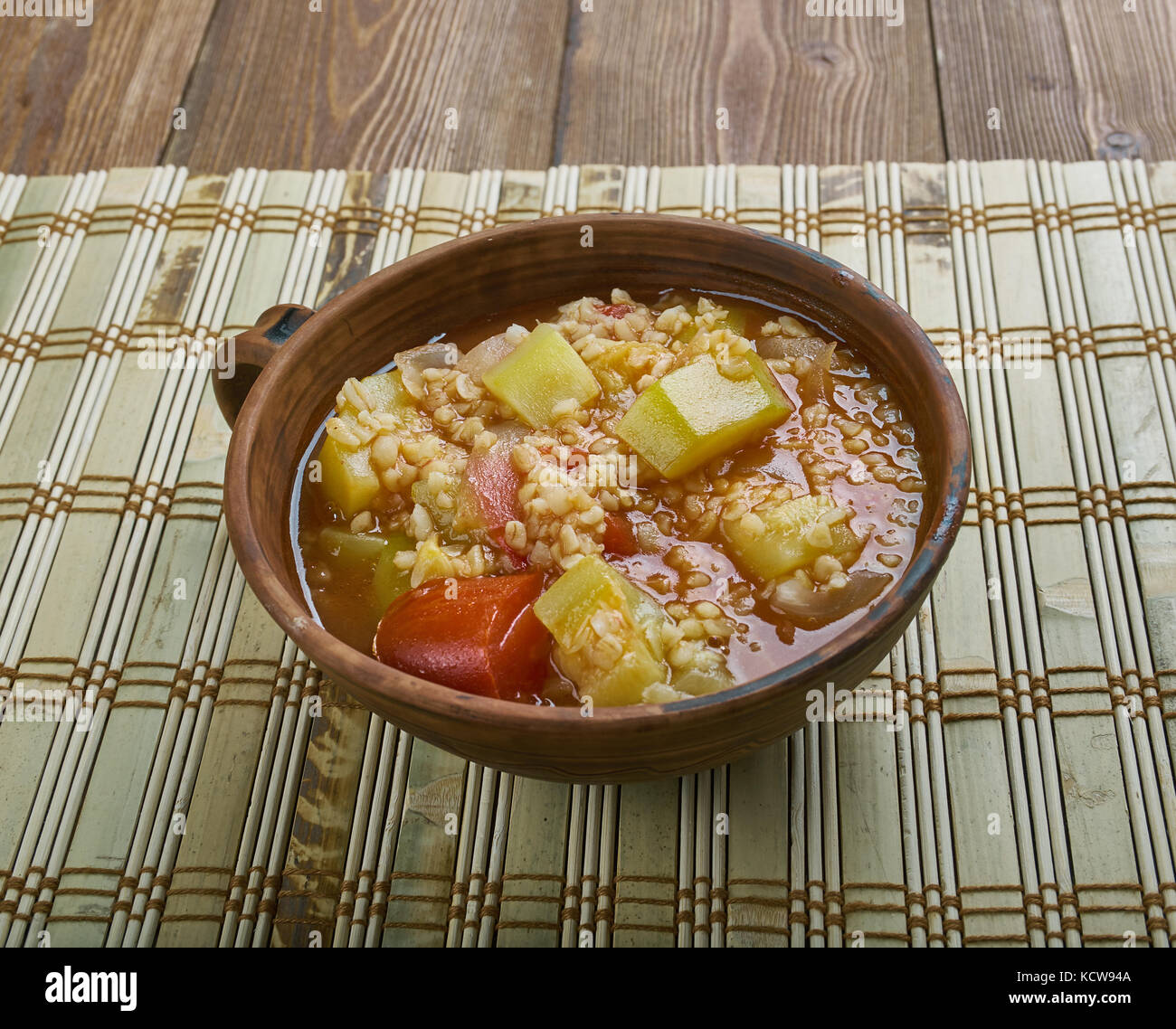 Bulgurl yemegi kabak - bulgur avec courgettes, plat d'été turc Banque D'Images