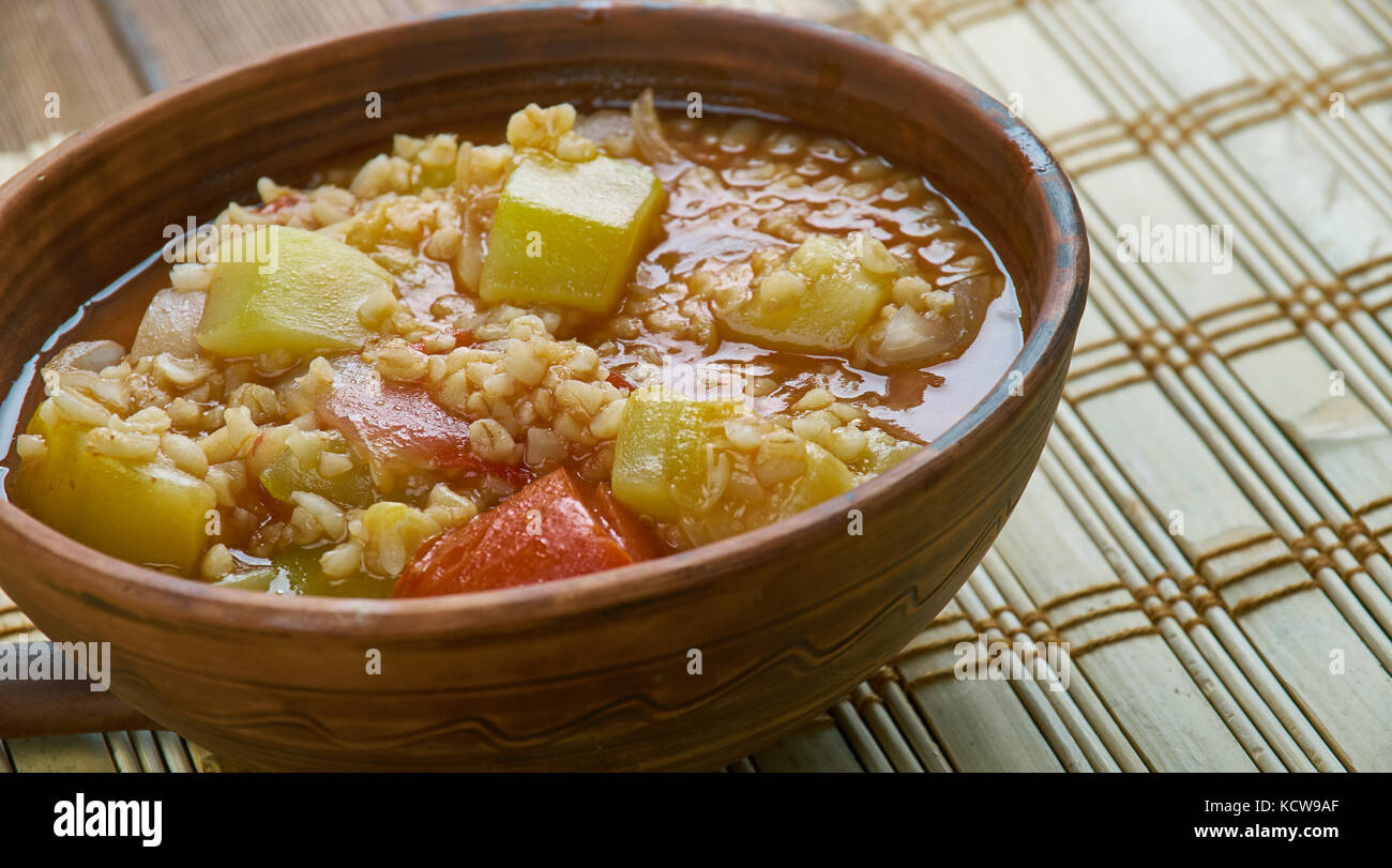 Bulgurl yemegi kabak - bulgur avec courgettes, plat d'été turc Banque D'Images