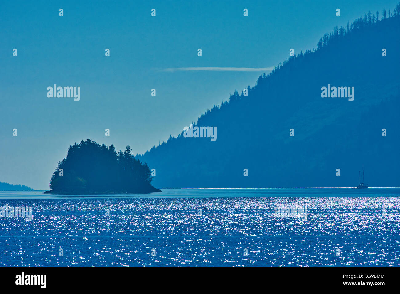 Montagnes de la Reine-Charlotte (montagnes insulaires). de l'océan pacifique. l'île Graham. Skidegate, Haida Gwaii (anciennement îles de la Reine-Charlotte), British Columbia, canada Banque D'Images