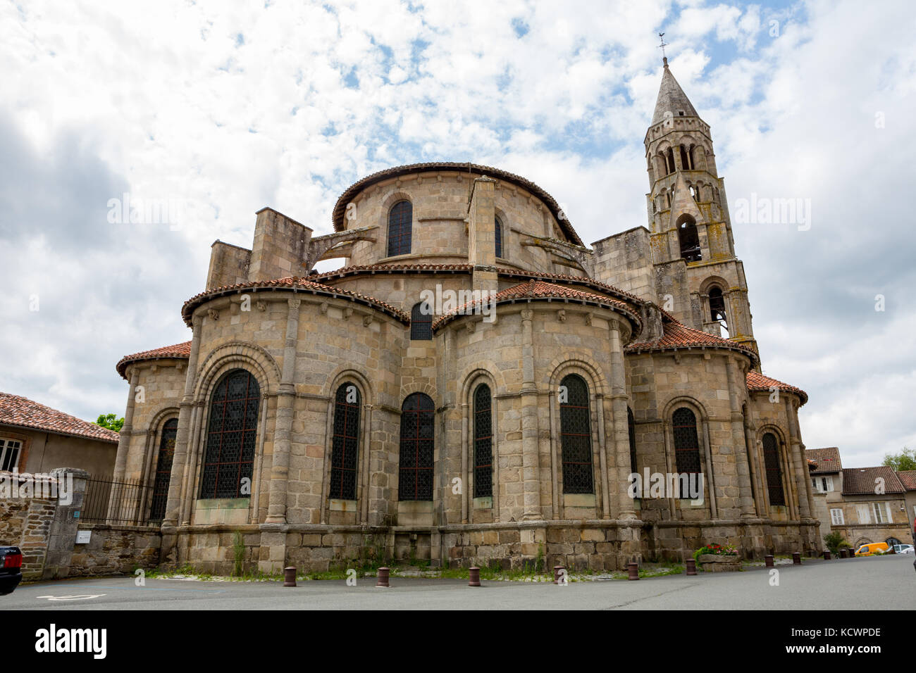SAINT-LÉONARD-DE-NOBLAT, FRANCE - 22 juillet 2017 : collégiale de Saint