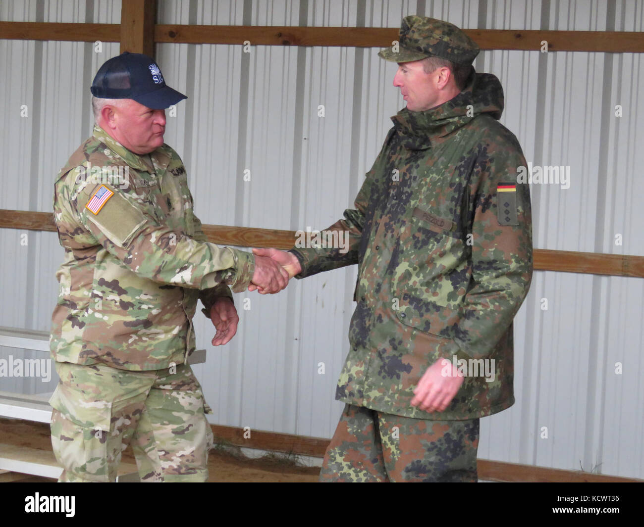 Les membres de la Caroline du sud de l'armée et de la Garde nationale a participé aux côtés des membres des forces armées de votre commande dans la garde nationale de Caroline du Sud annuelle warfighter soutien la formation exercer également connu sous le nom de l'étiquette l'adresse au tir de la concurrence. Les résultats ont été annoncés et les prix remis aux lauréats à la suite de la compétition à fort Jackson, Caroline du Sud, les 11 et 12 mars 2017. (Avec la permission de la photo) Banque D'Images