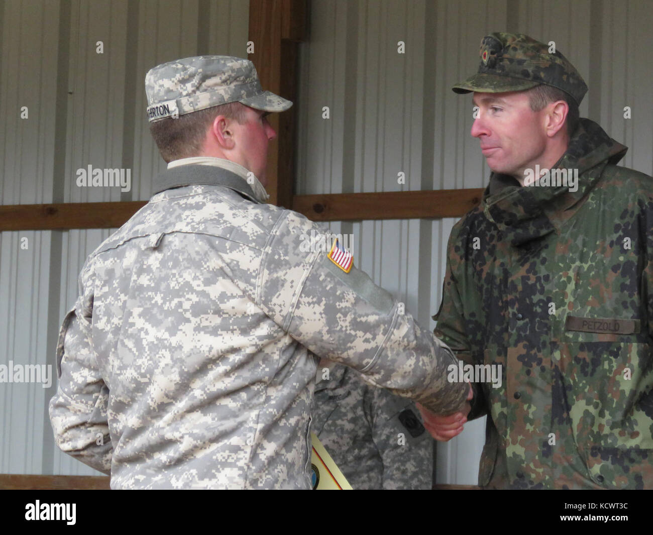 Les membres de la Caroline du sud de l'armée et de la Garde nationale a participé aux côtés des membres des forces armées de votre commande dans la garde nationale de Caroline du Sud annuelle warfighter soutien la formation exercer également connu sous le nom de l'étiquette l'adresse au tir de la concurrence. Les résultats ont été annoncés et les prix remis aux lauréats à la suite de la compétition à fort Jackson, Caroline du Sud, les 11 et 12 mars 2017. (Avec la permission de la photo) Banque D'Images