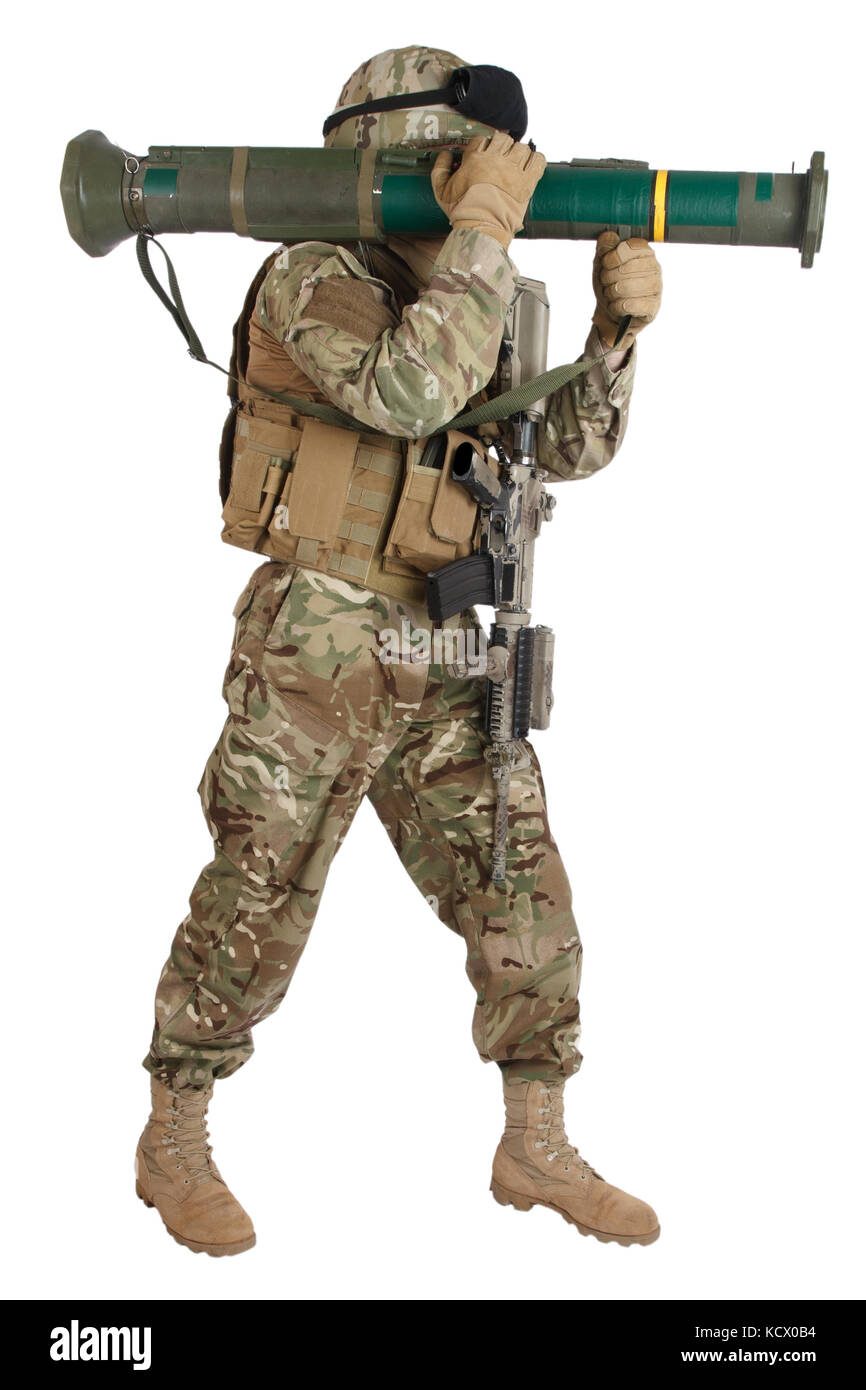 Soldat de l'armée américaine avec un lance-roquettes antichar isolated on white Banque D'Images