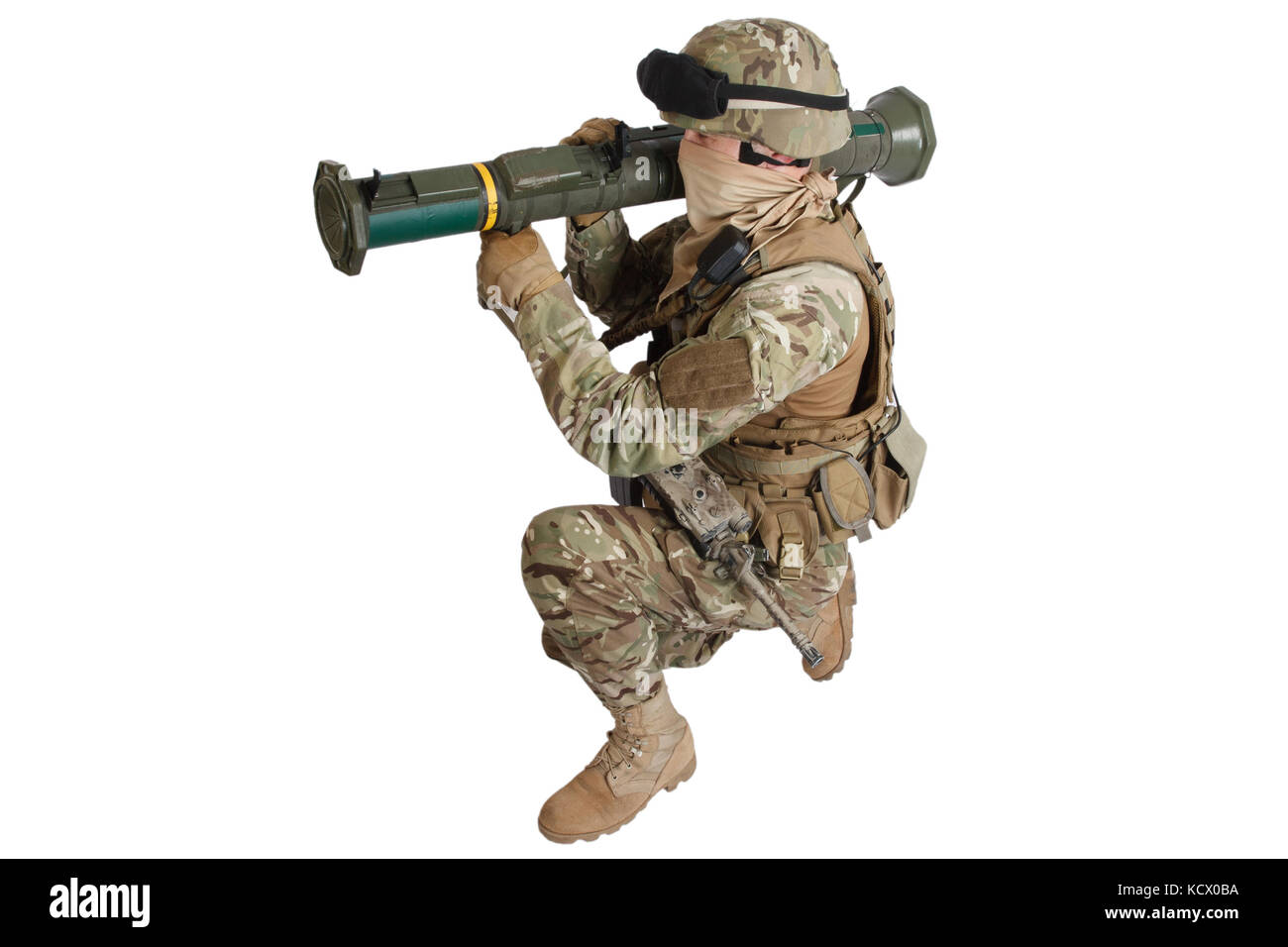 Soldat de l'armée américaine avec un lance-roquettes antichar isolated on white Banque D'Images