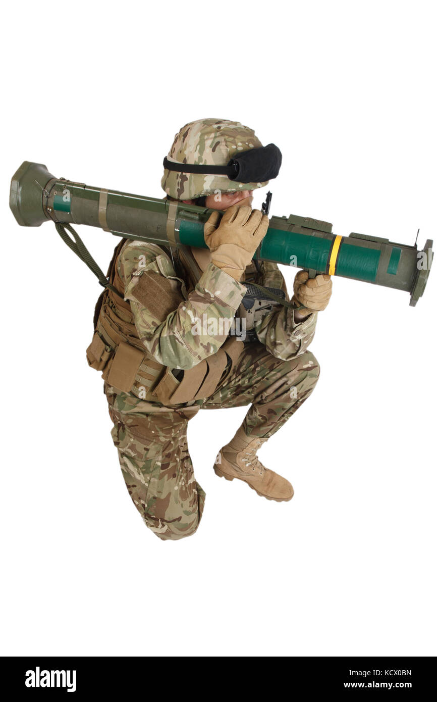 Soldat de l'armée américaine avec un lance-roquettes antichar isolated on white Banque D'Images