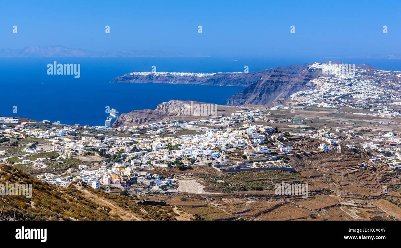 Santorin, Grèce îles Cyclades.. et l'architecture grecque traditionnelle célèbre,vue aérienne Banque D'Images