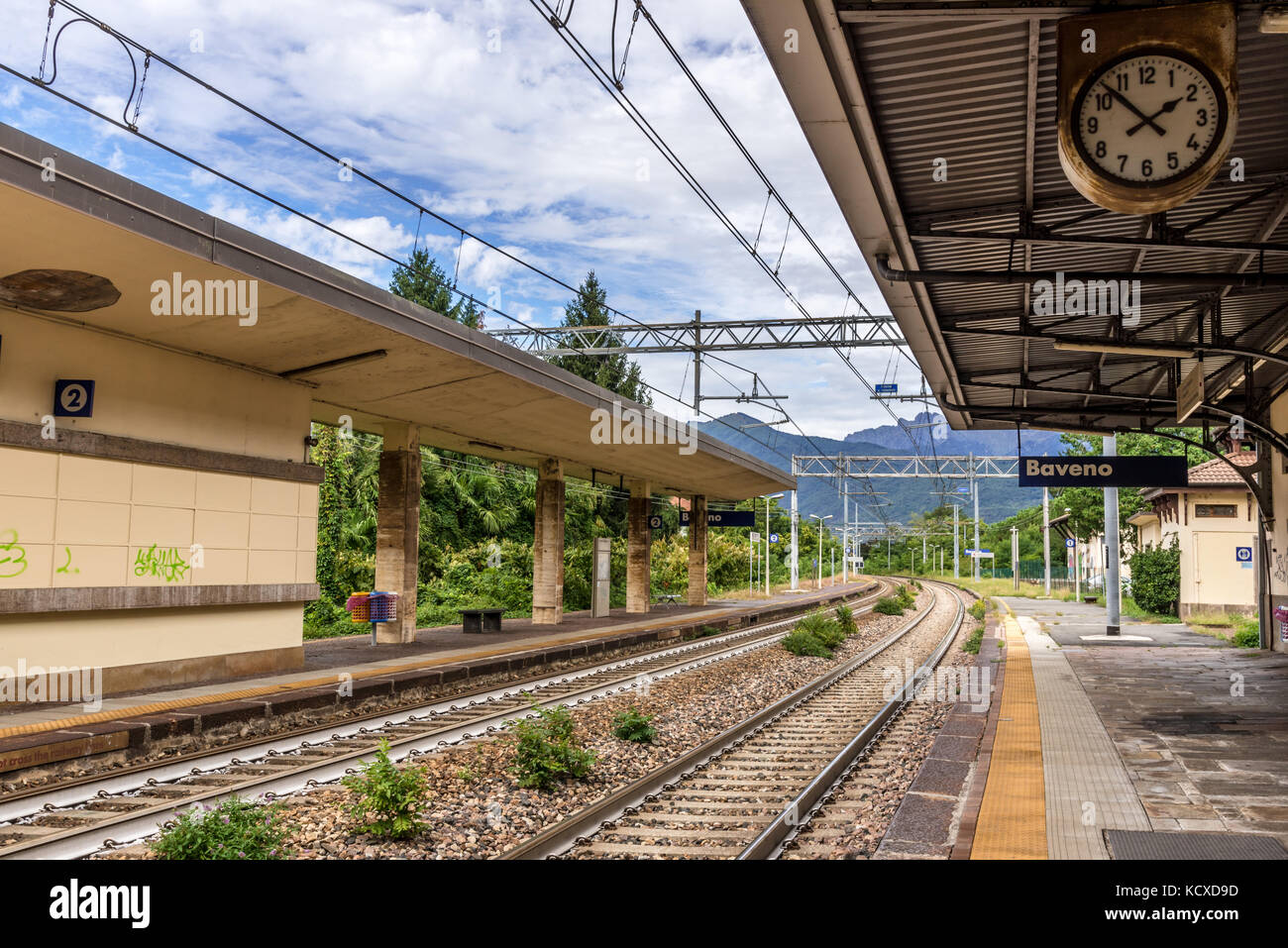 La gare de Baveno (près de Stresa, lac majeur) sur un après-midi tranquille Banque D'Images