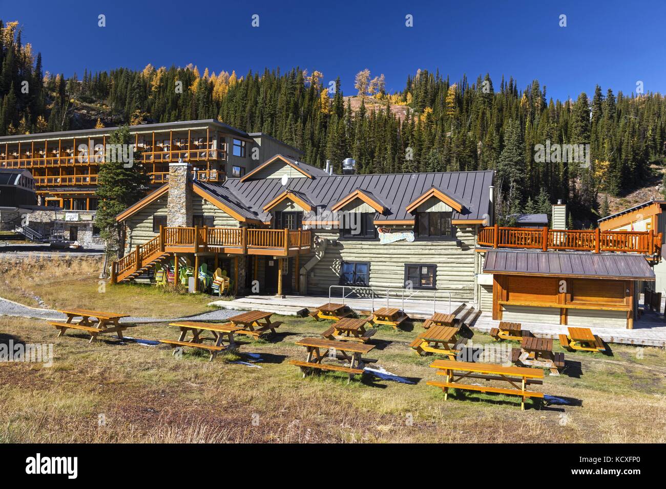 Station de ski Sunshine Village Upper terminal and Resort Day Lodge dans le parc national Banff, montagnes Rocheuses canadiennes Banque D'Images