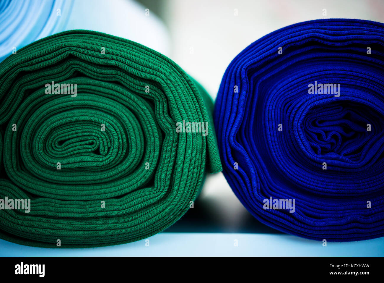 Vert et Bleu rouleau de tissu Banque D'Images