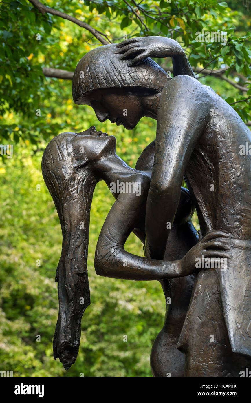 Romeo et Juliette statue en bronze près du Delacorte Theater à Central Park. Manhattan, New York City Banque D'Images