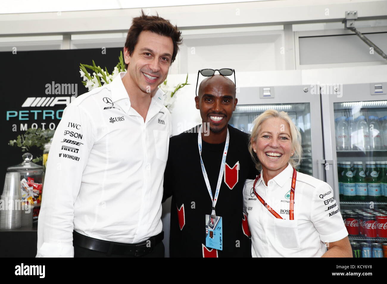 Suzuka International Racing course, Japon. 8 octobre 2017. SUZUKA, 2017 FORMULE 1 GRAND PRIX DU JAPON , 06. - 08.10.2017 , photo Toto Wolff (Mercedes),coureur Mohamed „Mo“ Farah, Angela Cullen (Physiotherapeutin von Lewis Hamilton (GB#44), Mercedes AMG Petronas Formula One Team) photo : Cronos/Hasan Bratic crédit : Cronos/Alamy Live News Banque D'Images