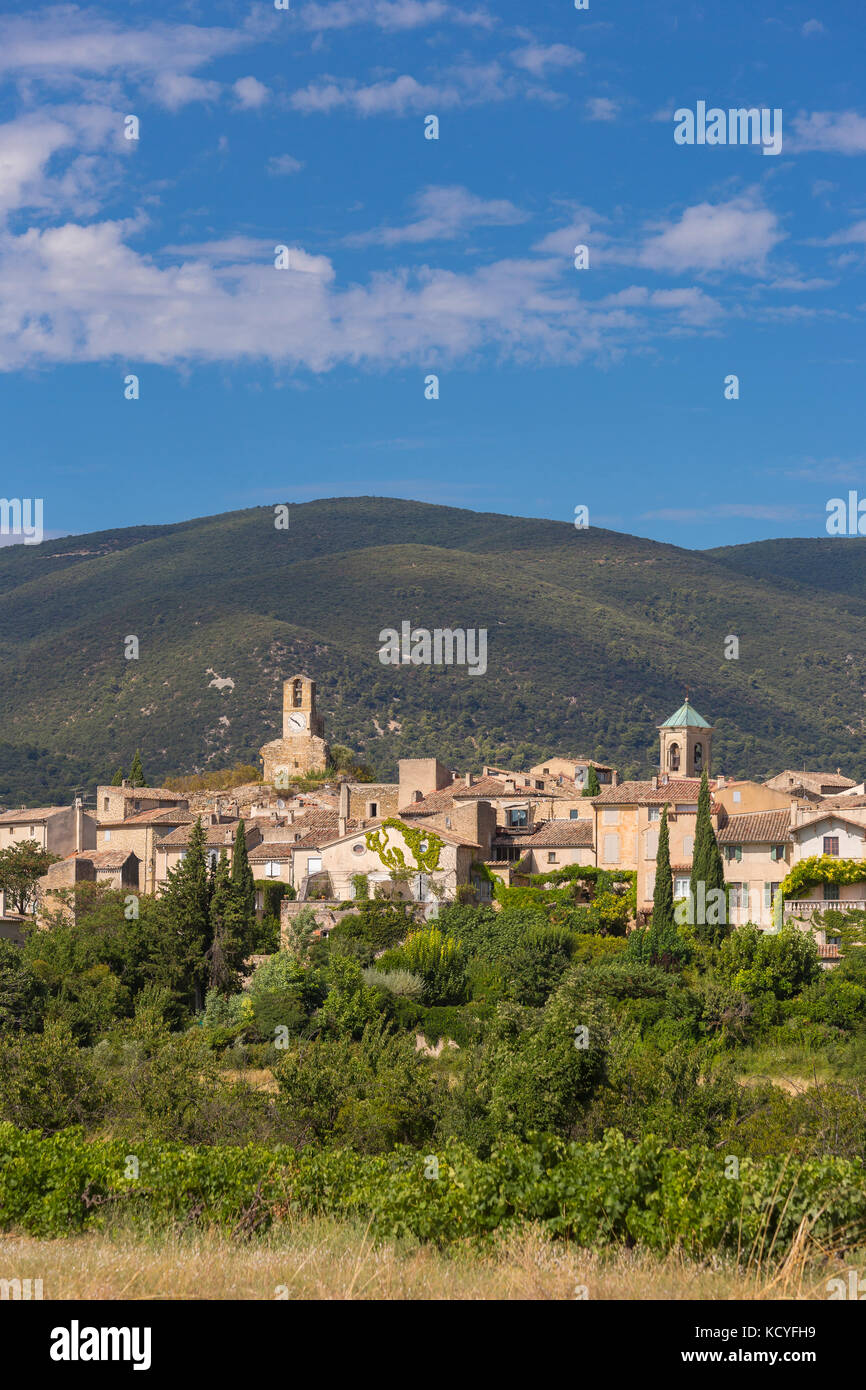 Lourmarin, Provence, France - Lourmarin, un village de la campagne du Lubéron, vaucluse région. Banque D'Images