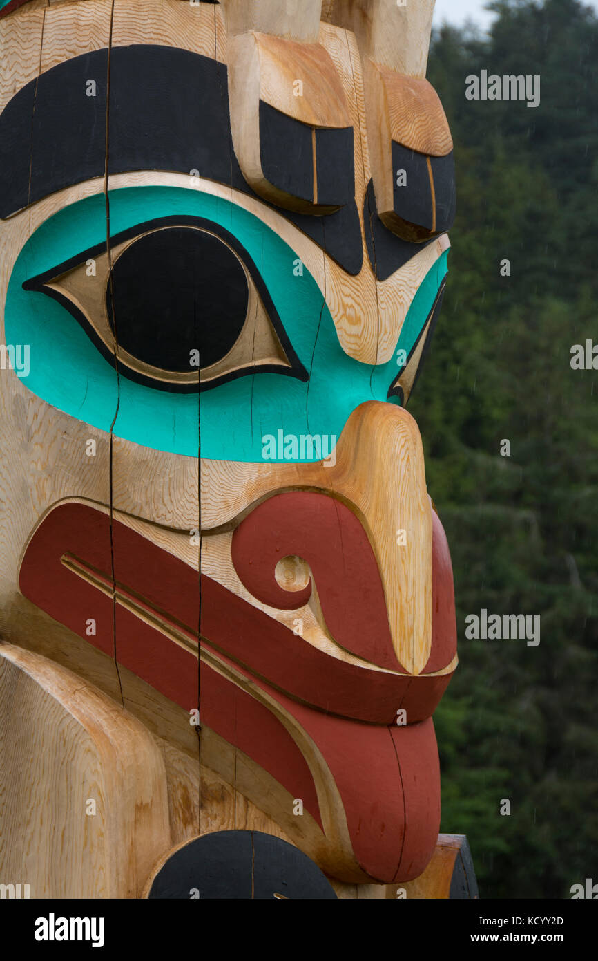 Totem Pole, Skidegate Haida Gwaii, anciennement connu sous le nom de Queen Charlotte Islands, British Columbia, Canada Banque D'Images