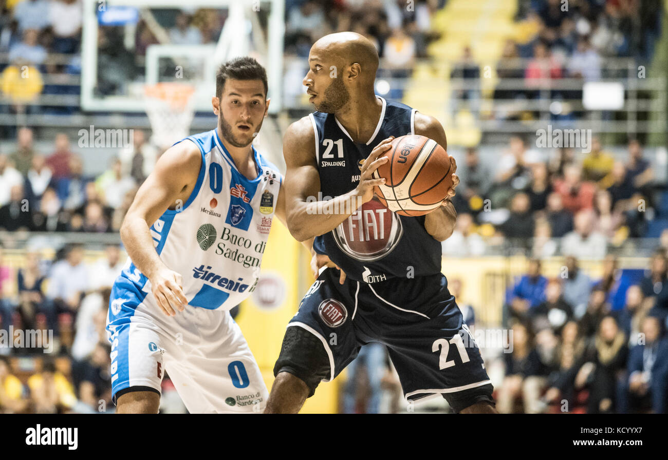 Turin, Italie. 07th octobre 2017. Andre Jones pendant la série A un match de basket-ball Fiat Torino Auxilium vs Dinamo Sassari à PalaRuffini. Turin remporte 97-92 crédits: Alberto Gandolfo/Pacific Press/Alay Live News Banque D'Images