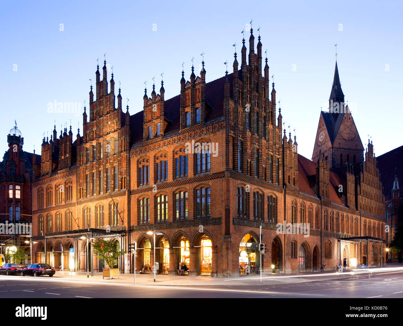 Old town hall, crépuscule, le nord de l'allemand gothique en brique, Hanovre, Basse-Saxe, Allemagne Banque D'Images