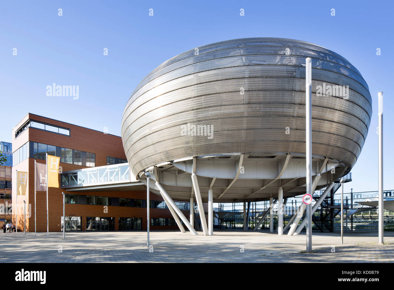 Planète m de Bertelsmann AG à l'exposition universelle 2000, aujourd'hui utilisé par l'université de sciences appliquées de Hannover, Hanovre, Basse-Saxe Banque D'Images
