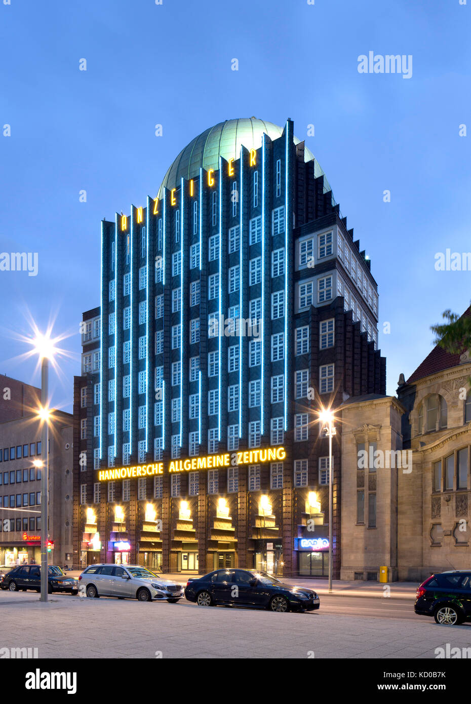 Immeuble Anzeiger de hauteur à Steintor, 1928, crépuscule, expressionnisme de brique, architecte Fritz Höger, Hanovre, Basse-Saxe Banque D'Images