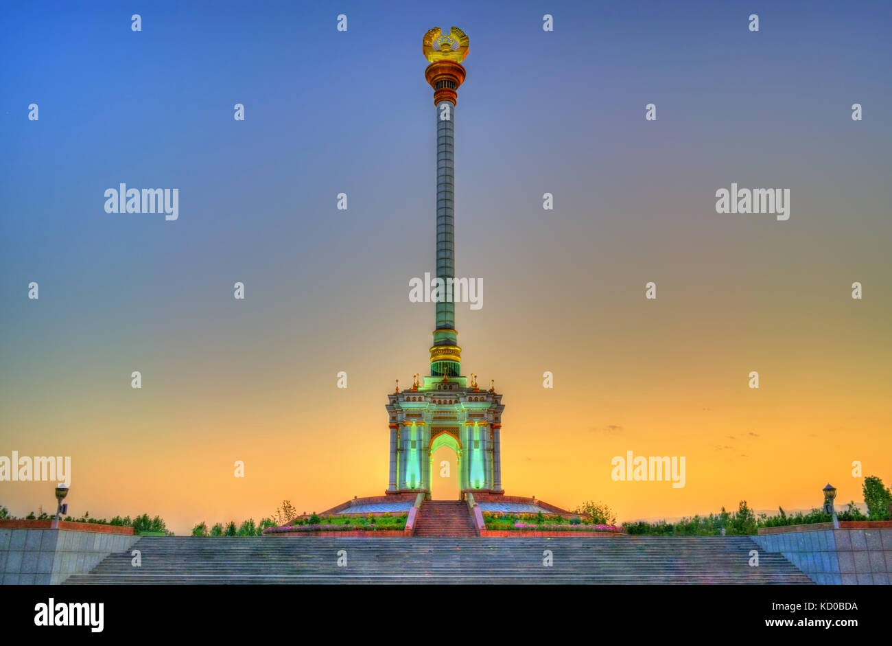 Monument de l'indépendance à Douchanbé, capitale du Tadjikistan Banque D'Images