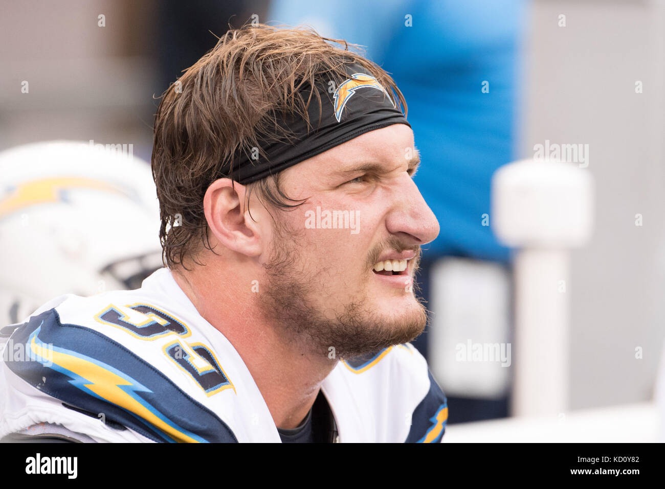 East Rutherford, New Jersey, USA. 8 Oct, 2017. Los Angeles Chargers défensive fin Joey Bosa (99) au cours de la NFL match entre les Los Angeles les chargeurs et les Giants de New York au Stade MetLife à East Rutherford, New Jersey. Les chargeurs a gagné 27-22. Christopher Szagola/CSM/Alamy Live News Banque D'Images