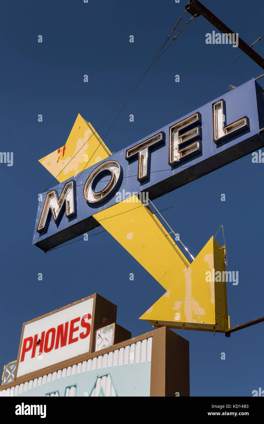 Albuquerque, Nouveau Mexique : vintage signe de la luna lodge motel le long de Central Avenue. Construit en 1949, le motel est l'un des meilleurs exemples d'un largement Banque D'Images