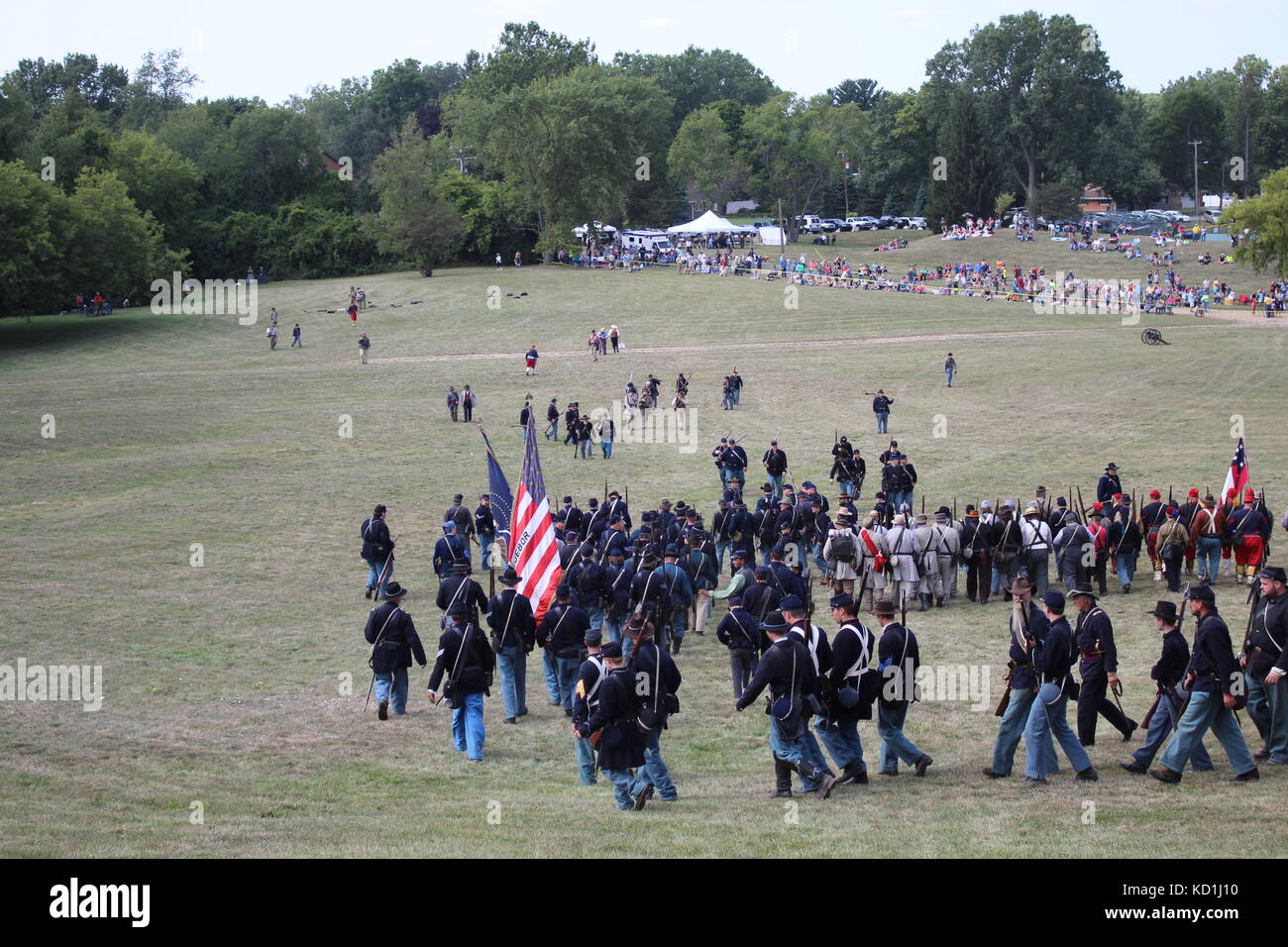 Une bataille de guerre civile au Michigan lors d'un festival avec des soldats et des troupes syndicaux et confédérées Banque D'Images