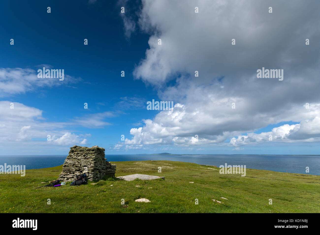 L'île de Westray du grand cairn sur Faraclett Head, Rousay, Orkney Islands, Ecosse, Royaume-Uni. Banque D'Images