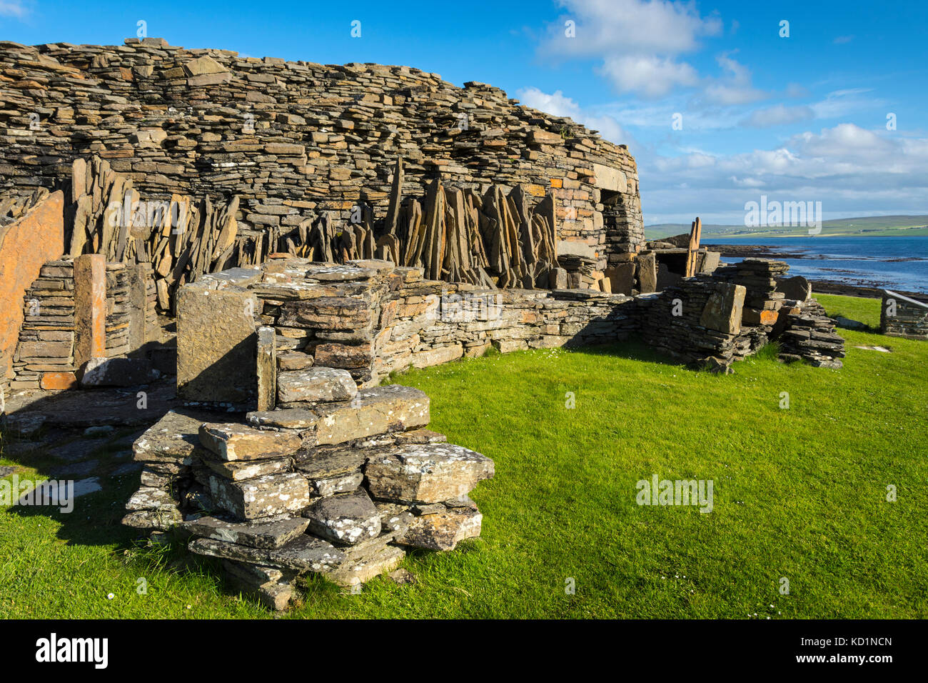 Midhowe Broch sur l'île de Rousay, Orkney Islands, Ecosse, Royaume-Uni. Banque D'Images