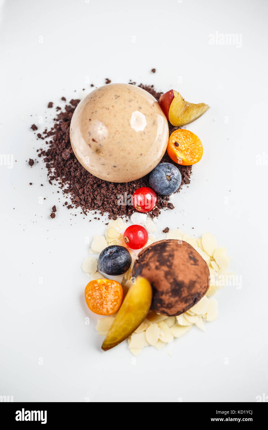 Boule chocolat bonbons, fine cuisine dessert Banque D'Images