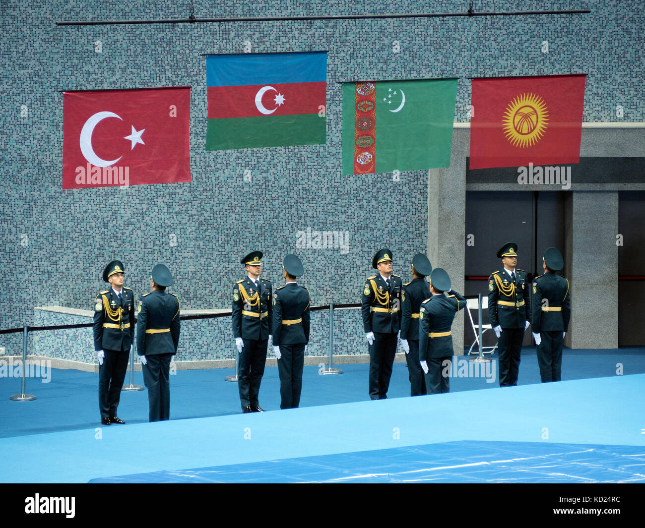 Baku, Azerbaïdjan - 18 mai 2017 : Cérémonie de remise des médailles durant la lutte gréco romaine masculine concours tenu au 4e Jeux de la solidarité islamique Banque D'Images